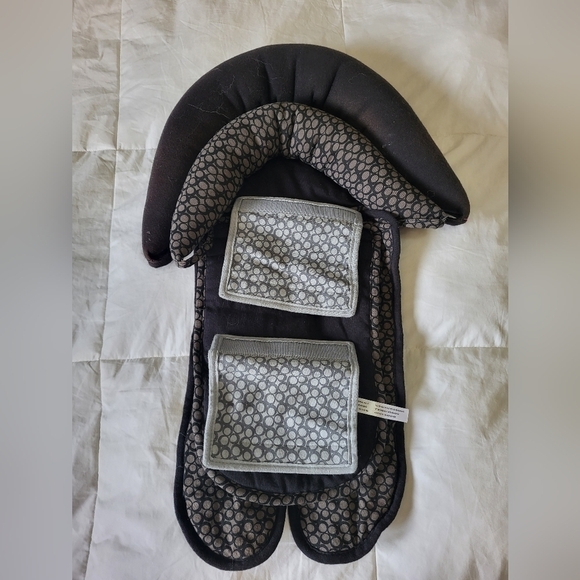 Babies R Us Car Seat Insert - Picture 2 of 9